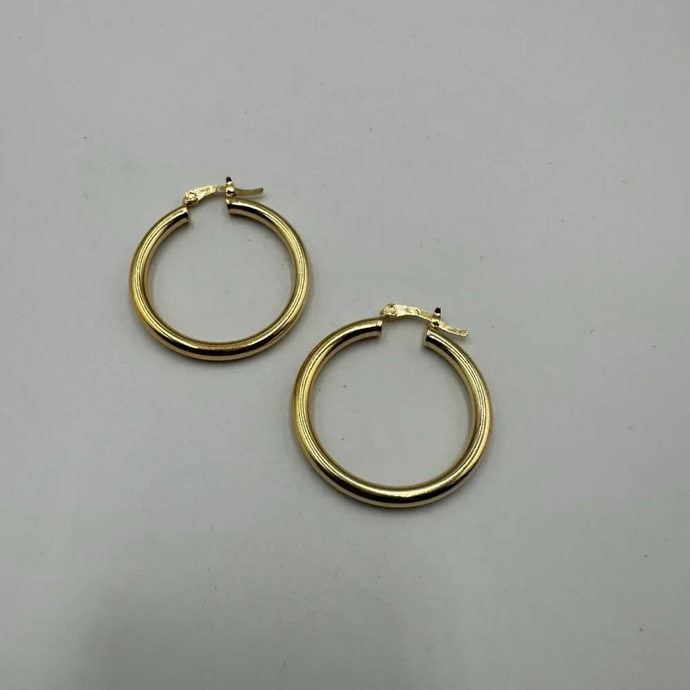 3/$30 Hoop Earrings Gold Tone Classic Polished Round Latch Back 1.25in - Picture 8 of 12